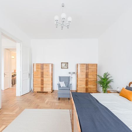 Modern Bauhaus Apartment Budapest Exterior photo