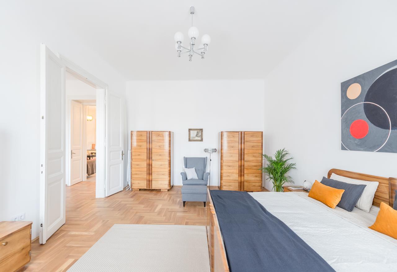 Modern Bauhaus Apartment Budapest Exterior photo