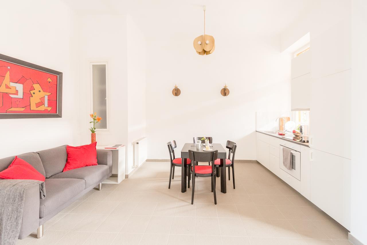 Modern Bauhaus Apartment Budapest Exterior photo