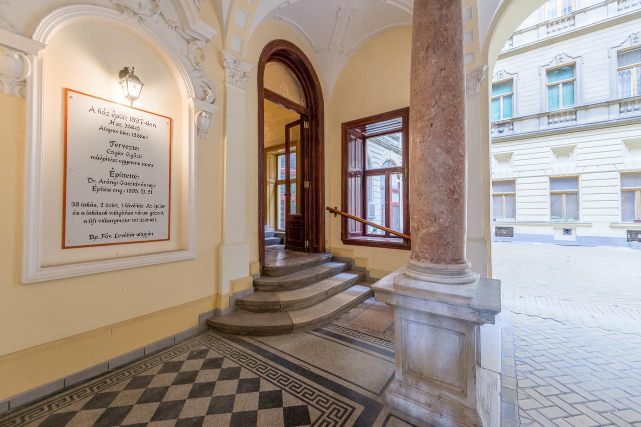 Modern Bauhaus Apartment Budapest Exterior photo